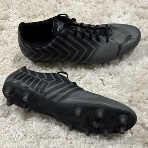 Puma Men’s Black/Gray Soccer Cleats